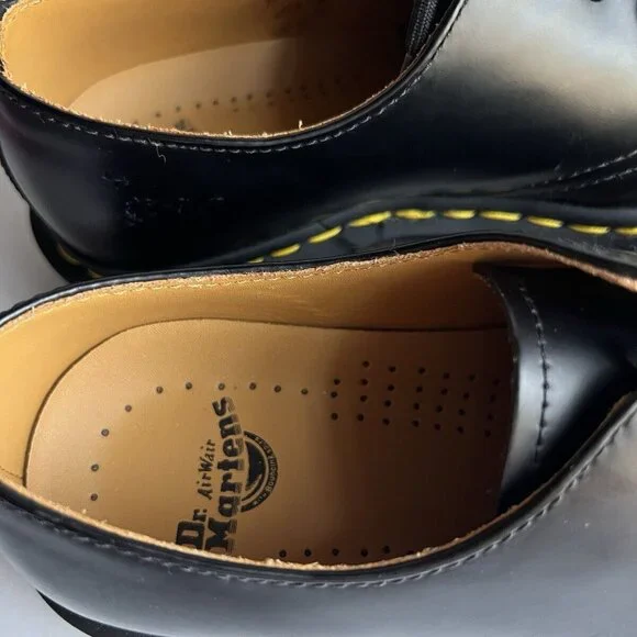 Dr. Martens Docs Womens Sz US 7 Black Smooth Leather Oxfords Shoes - Picture 2 of 16